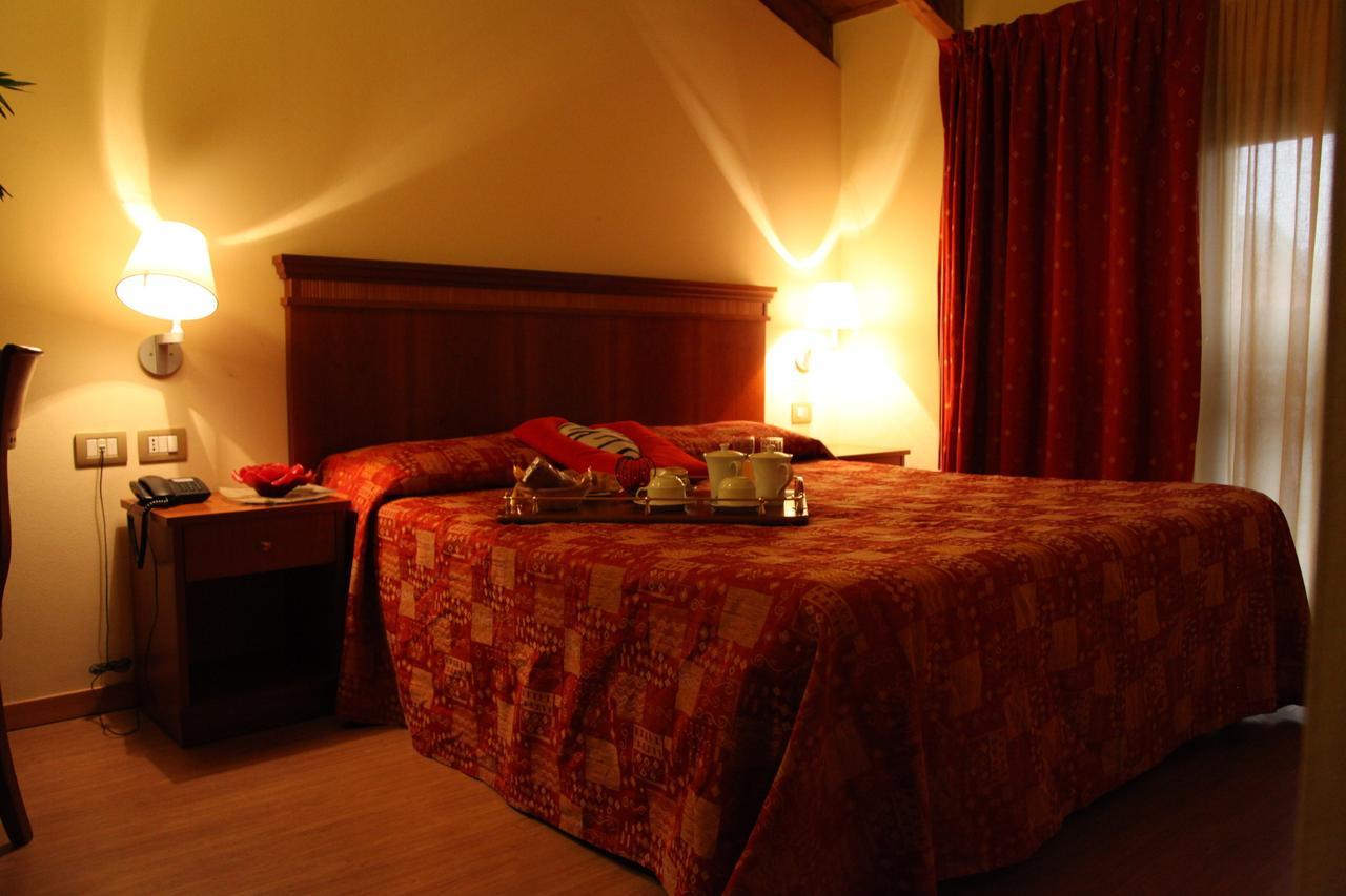 Hotel Il Borghetto Bariano Exterior foto