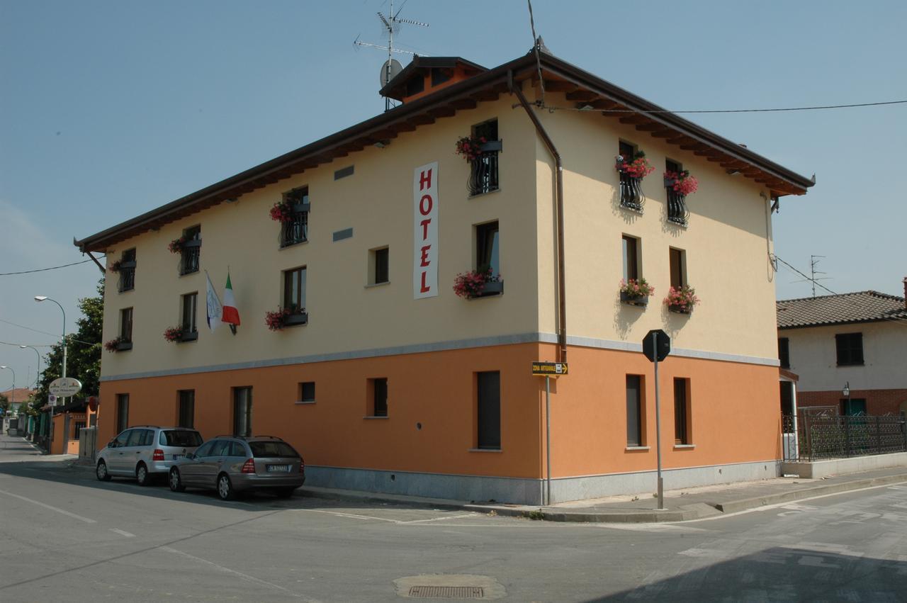 Hotel Il Borghetto Bariano Exterior foto