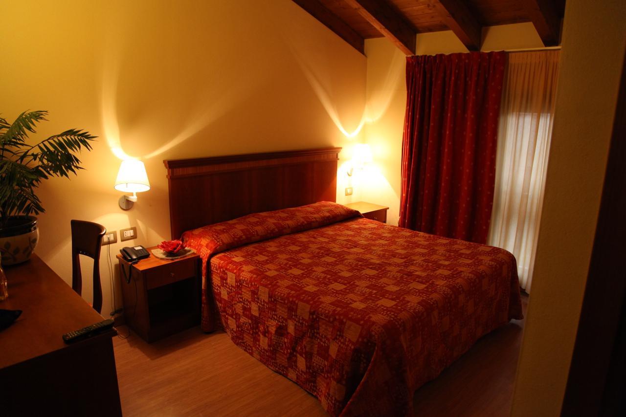 Hotel Il Borghetto Bariano Exterior foto
